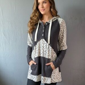 POL Leopard Print Tunic Hoodie‎ - Grey and Cream long sleeve front pocket Small